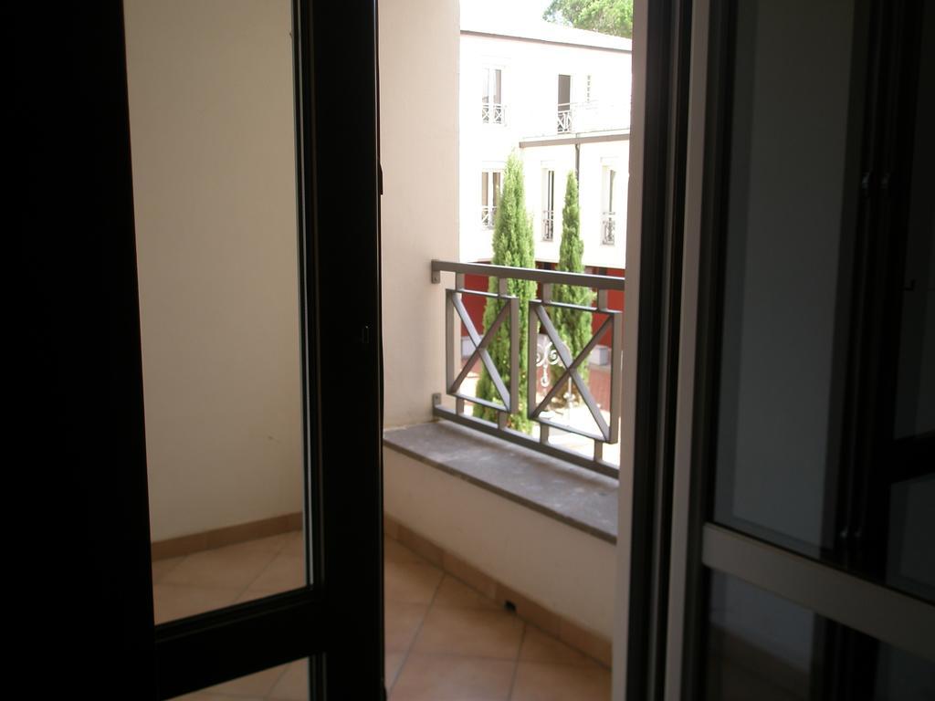 ホテル Convento Cappuccini Casa S. Paolo ヴィテルボ 部屋 写真