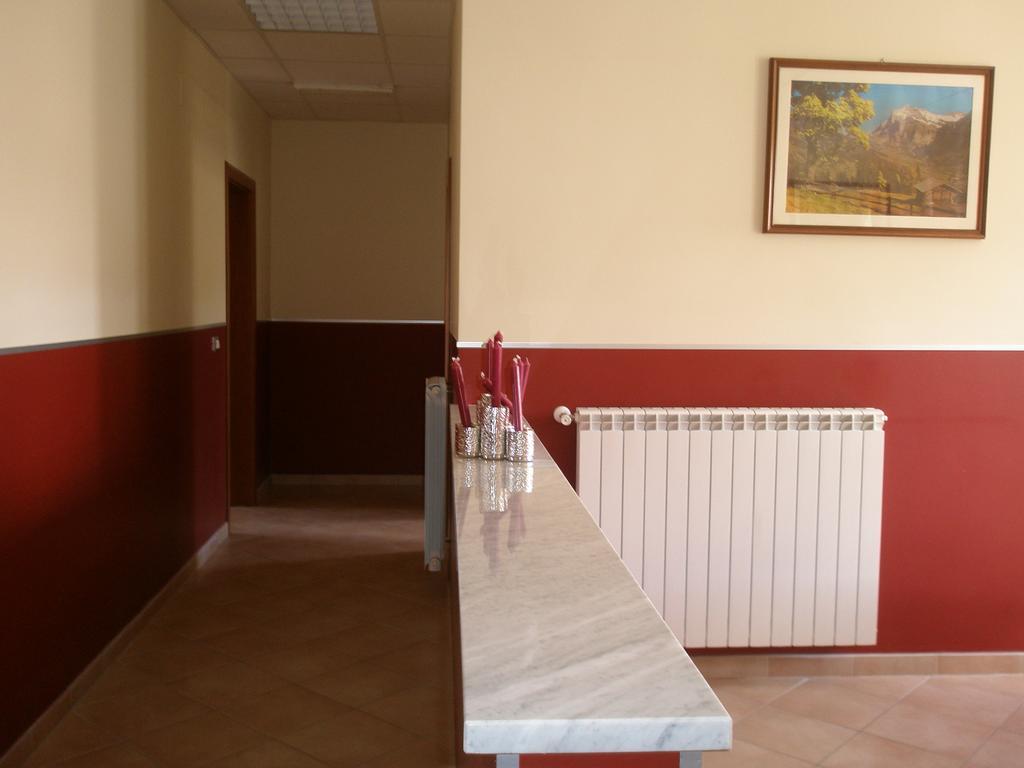 ホテル Convento Cappuccini Casa S. Paolo ヴィテルボ 部屋 写真