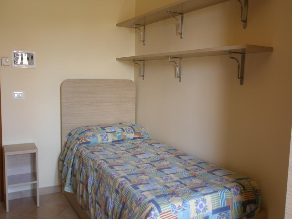 ホテル Convento Cappuccini Casa S. Paolo ヴィテルボ 部屋 写真