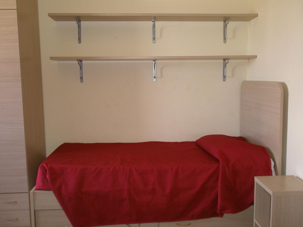 ホテル Convento Cappuccini Casa S. Paolo ヴィテルボ 部屋 写真