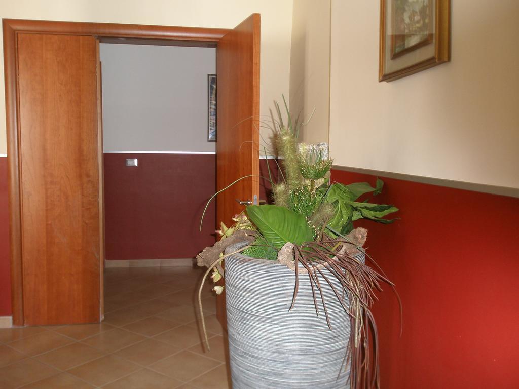 ホテル Convento Cappuccini Casa S. Paolo ヴィテルボ 部屋 写真